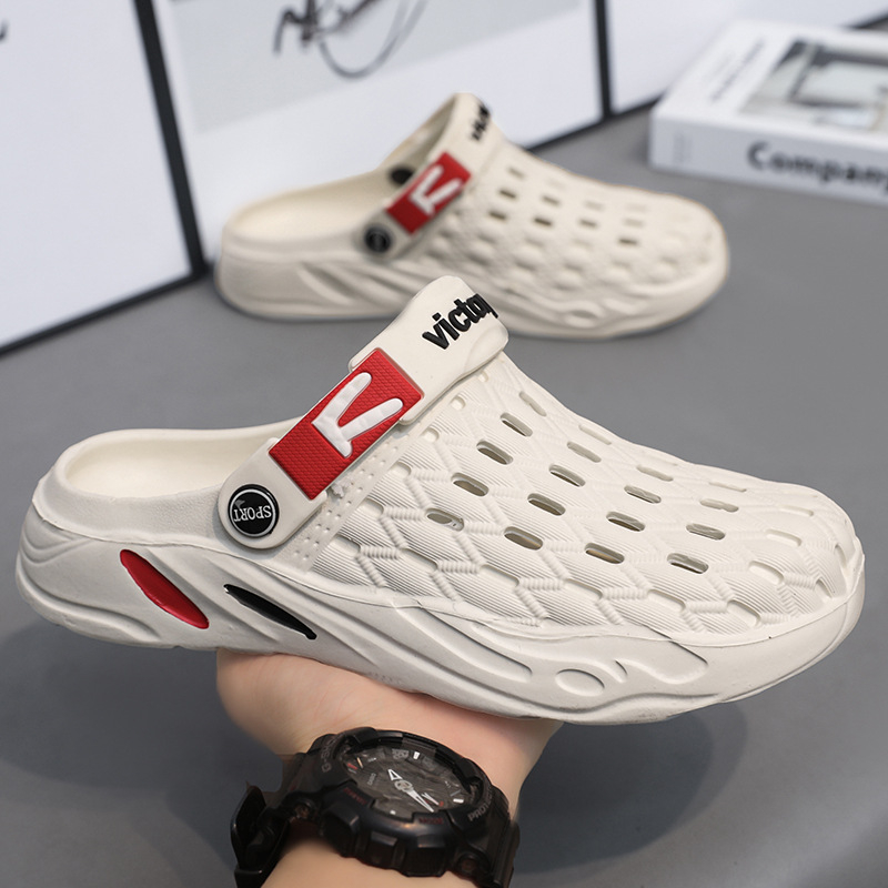 Sandale Crocs-style – partea superioară și talpa din EVA respirabilă, construcție turnată prin injecție, închidere cu cataramă, încălțăminte casual pentru bărbați