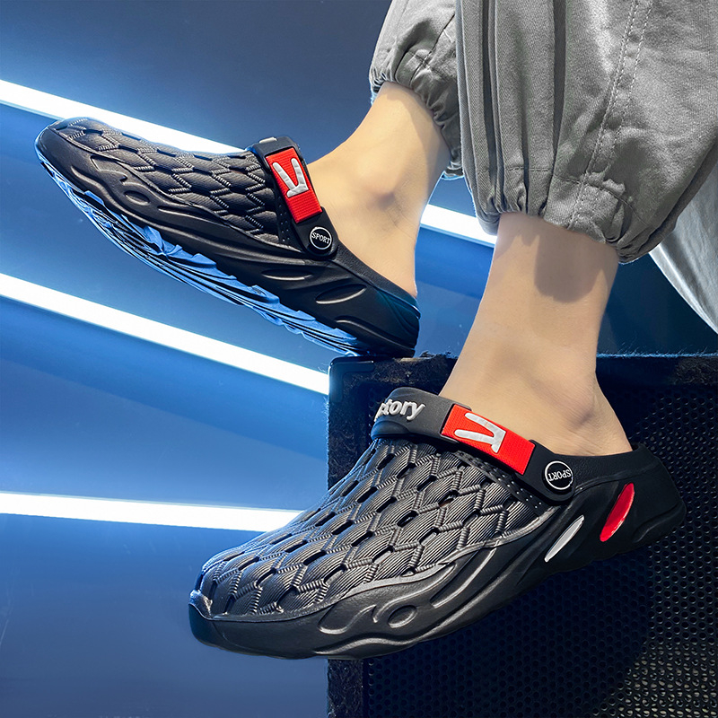 Sandale Crocs-style – partea superioară și talpa din EVA respirabilă, construcție turnată prin injecție, închidere cu cataramă, încălțăminte casual pentru bărbați