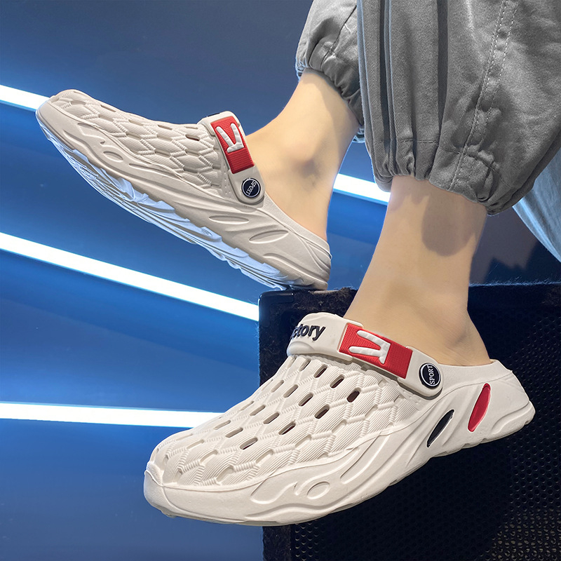 Sandale Crocs-style – partea superioară și talpa din EVA respirabilă, construcție turnată prin injecție, închidere cu cataramă, încălțăminte casual pentru bărbați