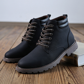 Meeste Martin saapad – pealne PU, tald kumm, vooder flanell, sisetald EVA, madal konts (1–3 cm)