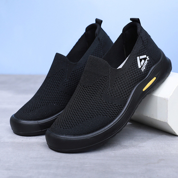 Férfi slip-on sétacipő, lélegző textil felsőrés, injektált poliuretán talp, kerek orr, alacsony boka