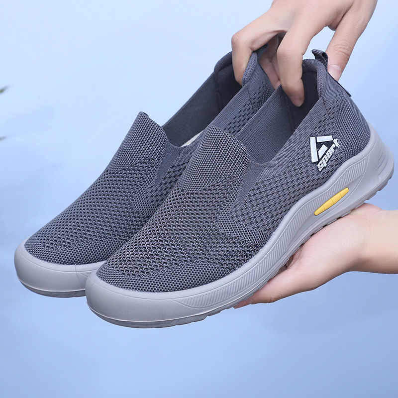 Férfi slip-on sétacipő, lélegző textil felsőrés, injektált poliuretán talp, kerek orr, alacsony boka