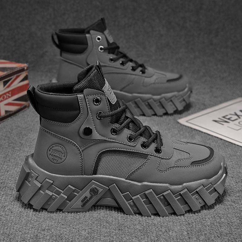 Μποτίνια Martin, δερμάτινο επάνω μέρος, αντιολισθητική εξωτερική σόλα, στρογγυλή μύτη, μεσαίο ύψος τακουνιού 3–5 εκ