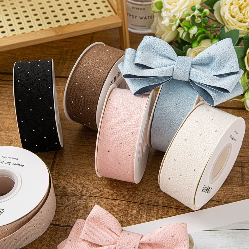 Dirbtinės odos juosta plaukų aksesuarams ir dovanoms įpakavimui, su karšto įspaudo apdaila