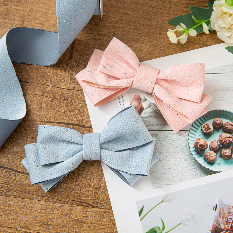 Dirbtinės odos juosta plaukų aksesuarams ir dovanoms įpakavimui, su karšto įspaudo apdaila