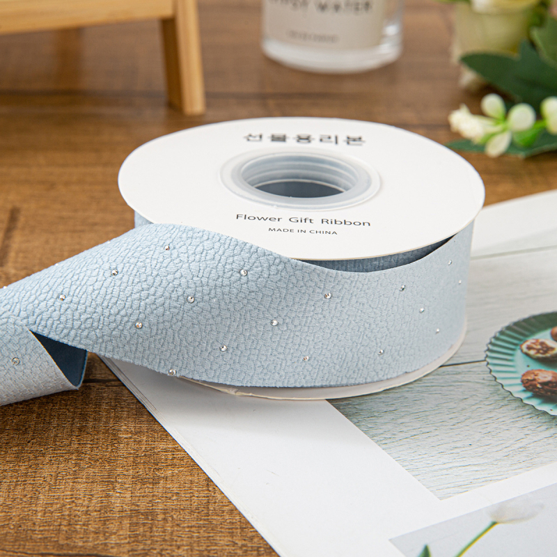 Dirbtinės odos juosta plaukų aksesuarams ir dovanoms įpakavimui, su karšto įspaudo apdaila