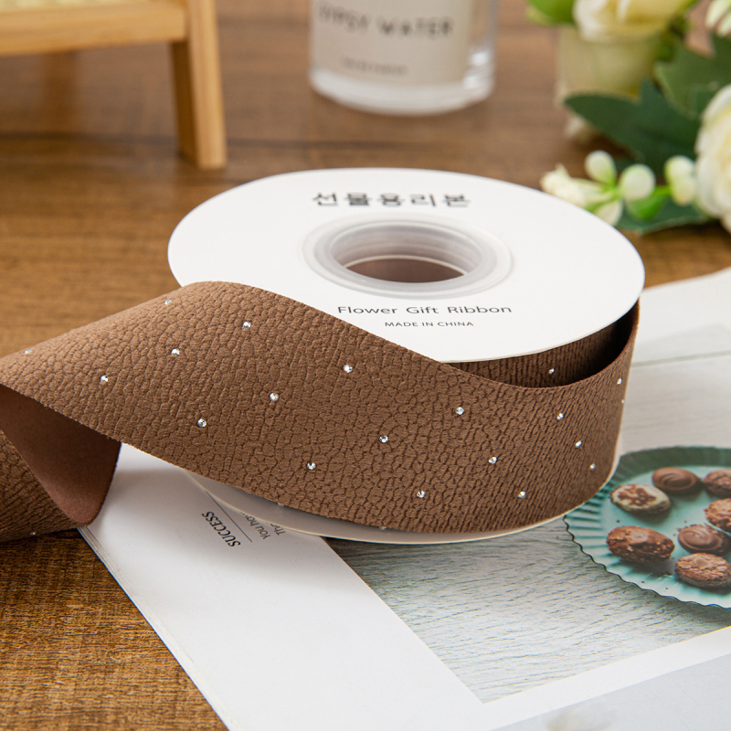 Dirbtinės odos juosta plaukų aksesuarams ir dovanoms įpakavimui, su karšto įspaudo apdaila