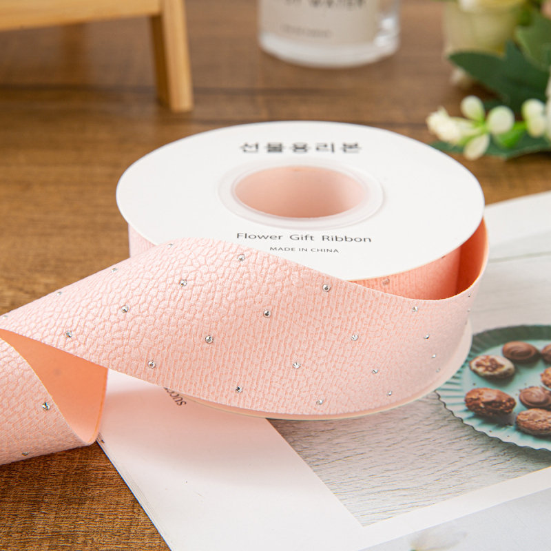 Dirbtinės odos juosta plaukų aksesuarams ir dovanoms įpakavimui, su karšto įspaudo apdaila