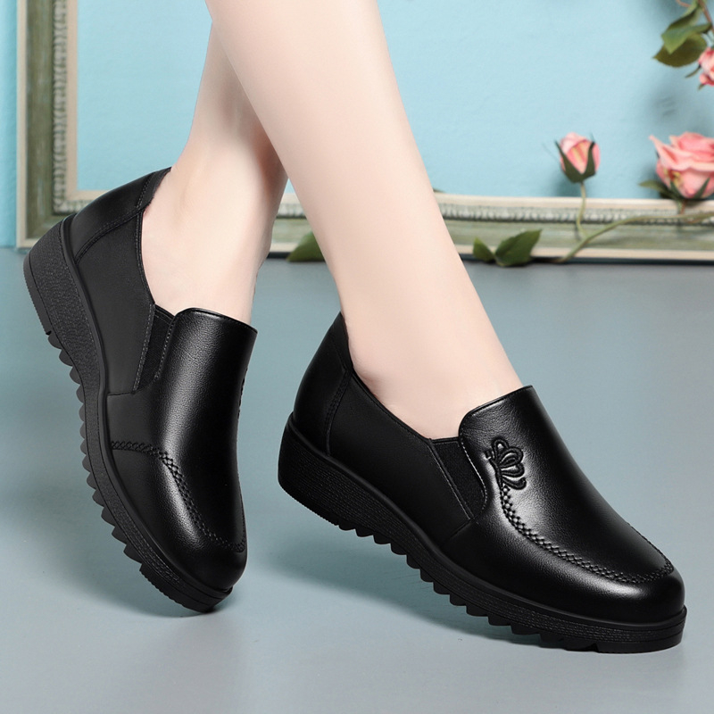 Pantofi pentru femei de vârstă mijlocie, cu partea superioară din microfibră, talpă din cauciuc, fermoar pe lateral, broderie florală și toc mic