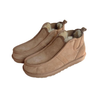 Vyriniai sniego batai — Chelsea stiliaus, viršutinė dalis su kailiu integruota, vidinis avies kailio pamušalas, pada iš veršienos sausgyslės, priešslydžio išorė