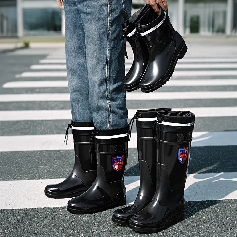 Мъжки високи дъждовни ботуши - водоустойчиви, противохлъзгащи, всесезонни, с мрежеста подплата и инжекционна технология на подметката