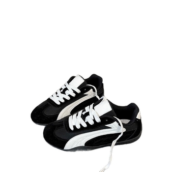 Kanvasist hingavad igapäevased tossud, ümmarguse ninaga, madal ülaosa, kummist talla, 1–3 cm kreen