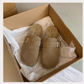 Női vintage francia stílusú zárt orrú slip-on cipő, könnyű, matt felső rész, gumítható talp, injektált formázású konstrukció, összhangban lévő színvilág, hétköznapi viselet, tavasz 2025