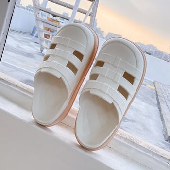 Női PVC klumpák perforált felsőrésszel, 2,5 cm vastag talp, injektált talp