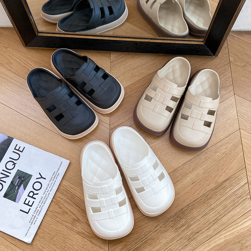 Női PVC klumpák perforált felsőrésszel, 2,5 cm vastag talp, injektált talp