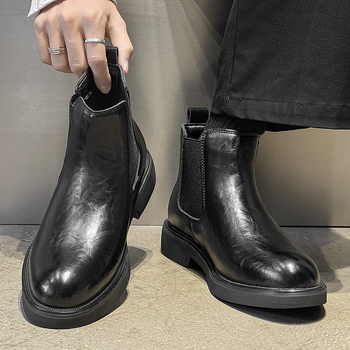 Ghete de bărbați din piele split, înălțime medie, vârf rotund, toc mic 1–3 cm, talpă din cauciuc