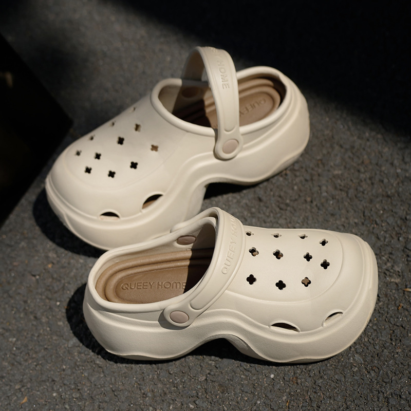Crocs sandales vasaras 2025, EVA augšējā daļa un EVA zole, zoles biezums 3 cm vai vairāk, pretslīdoša zole, papēža augstums 5–7 cm
