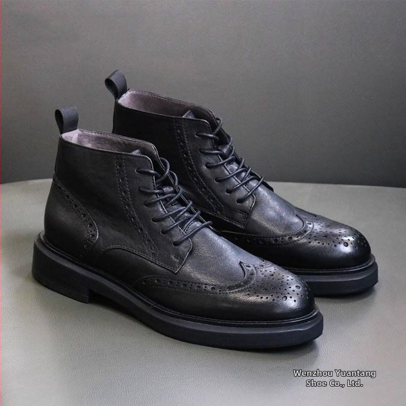 Vyriski Martin batai — apvali nosis, viršutinis: antrosios kartos karvės odos, vidus: super pluoštas, vidpadis: PU, padas: guma