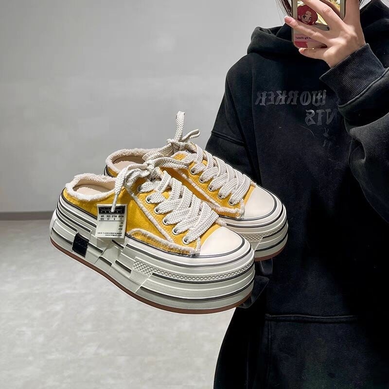 Moteriški pluošto kedai su stora padu, raišteliai, žemas viršus, pavasaris 2025, kasdienio stiliaus