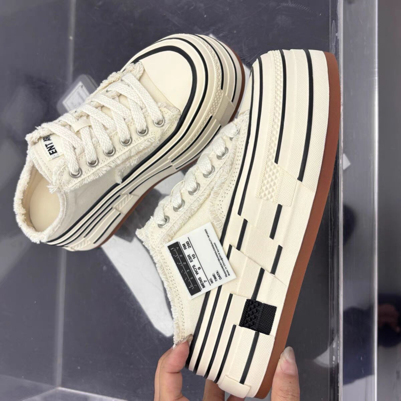 Moteriški pluošto kedai su stora padu, raišteliai, žemas viršus, pavasaris 2025, kasdienio stiliaus