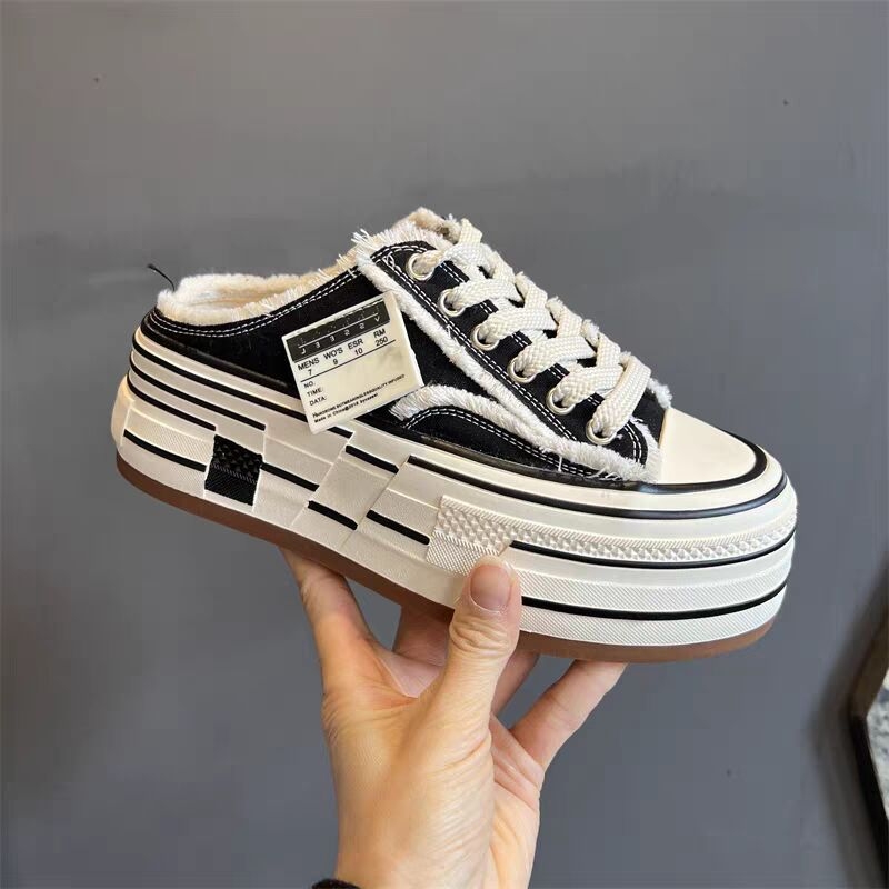 Moteriški pluošto kedai su stora padu, raišteliai, žemas viršus, pavasaris 2025, kasdienio stiliaus