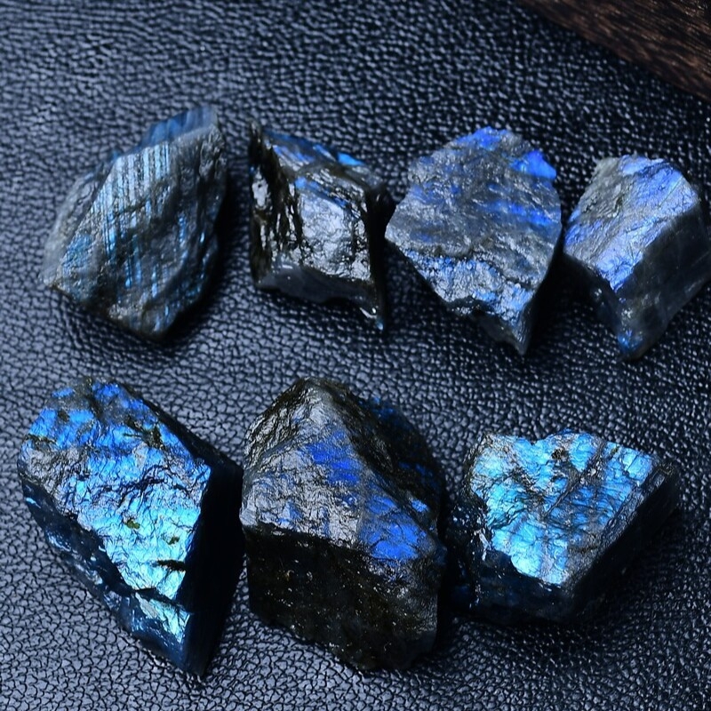 Kristāla rauga difūzijas akmens ar mēness akmeni un Labradorītu akvārijam un puķu poda dekorēšanai (Kristāla rauga; Mēness akmens; Labradorīts)