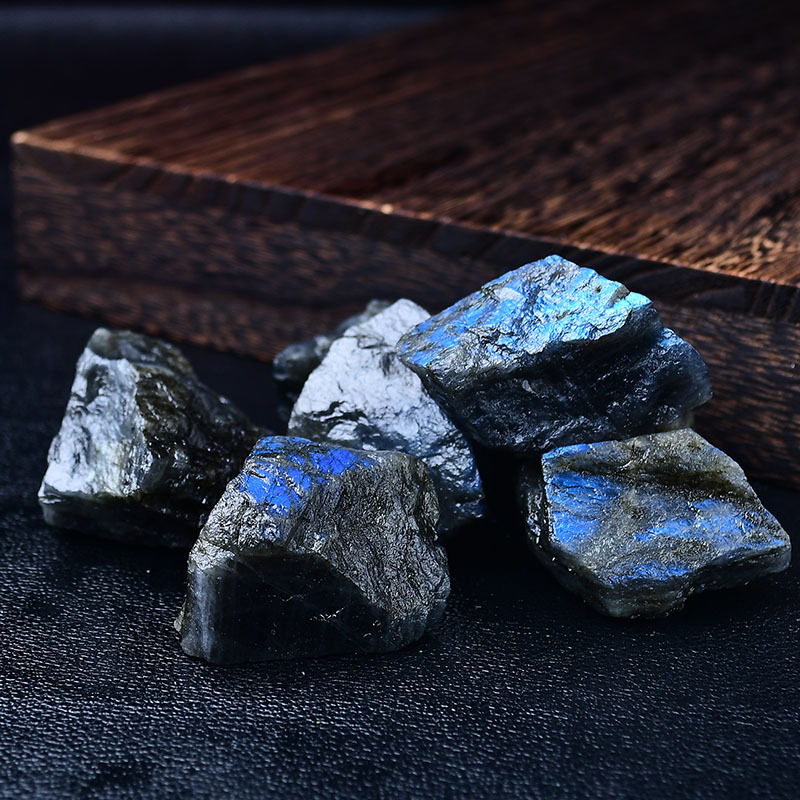 Kristāla rauga difūzijas akmens ar mēness akmeni un Labradorītu akvārijam un puķu poda dekorēšanai (Kristāla rauga; Mēness akmens; Labradorīts)