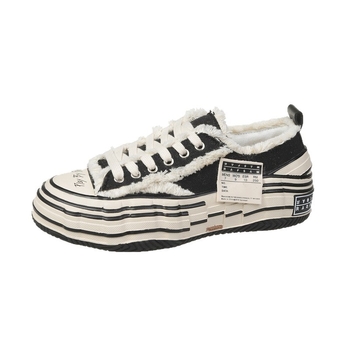 Moteriški drobiniai bateliai su stora pado aukščiui didinti, raišteliai, gumos padas, ruduo 2025