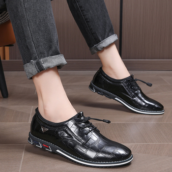 Férfi mokaszin PU felsőrésszel, minden évszakra, köves minta, kerek orr, alacsony sarok 1–3 cm, slip-on elasztikus pánttal