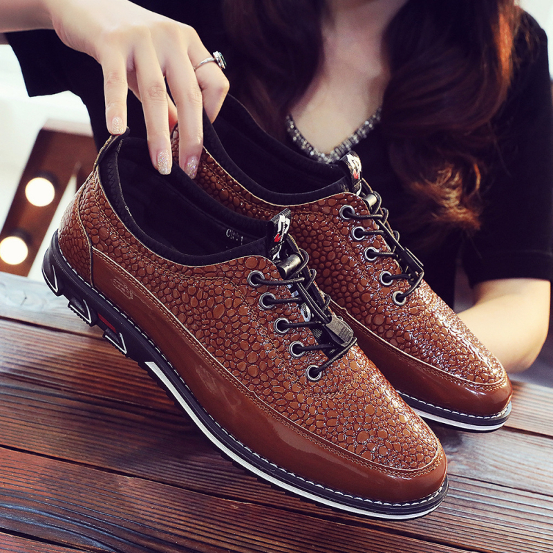 Férfi mokaszin PU felsőrésszel, minden évszakra, köves minta, kerek orr, alacsony sarok 1–3 cm, slip-on elasztikus pánttal
