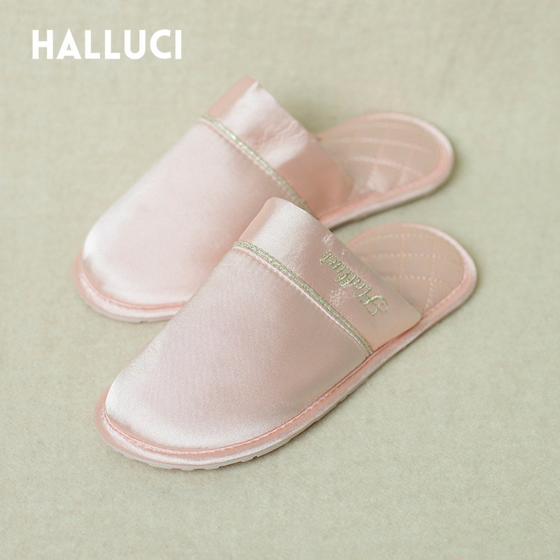 Halluci Luksusa satīna iekšējās čības vīriešiem un sievietēm – visu sezonu, elpojošas, ūdensizturīgas, pretslīd; augšējais materiāls: poliestera šķiedra; iekšējais materiāls: poliestera šķiedra; zole: gumija