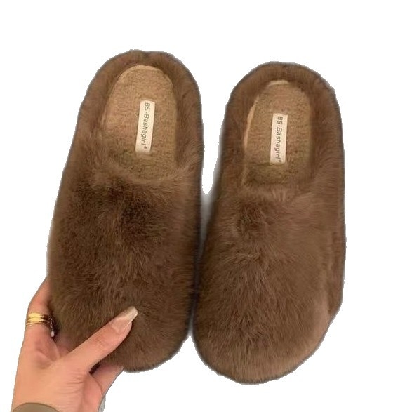 Sieviešu pūkainas čības ar bieza zoles pamatni, virsējā daļa no nubuk velūra, gumijas zole, iekšējā mākslīgā kažokāda, viegli uzvilkt, zoles biezums 0–3 cm