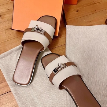 Sandaļi ar vienu siksnu, PU augšdaļa, mākslīgās ādas odere, gumijas zole, plakanā papēdis