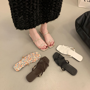 Sandales ar plakanu zoli un kvadrātveida purngalu, PU augšdaļa, PU zole, auduma odere