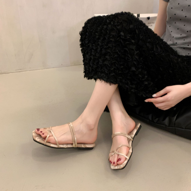 Sandales ar plakanu zoli un kvadrātveida purngalu, PU augšdaļa, PU zole, auduma odere