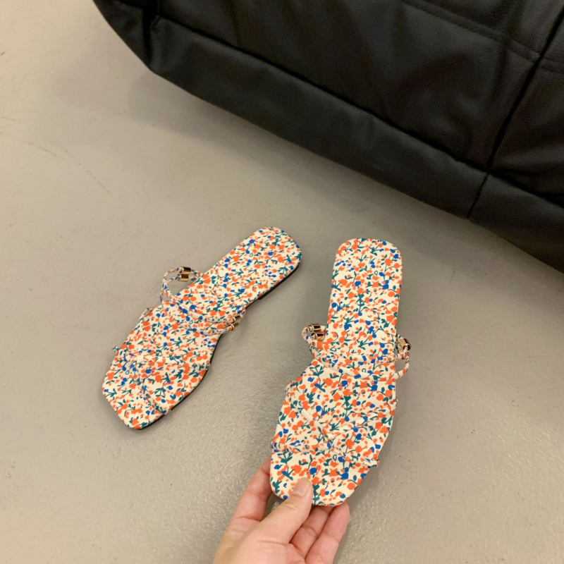 Sandales ar plakanu zoli un kvadrātveida purngalu, PU augšdaļa, PU zole, auduma odere