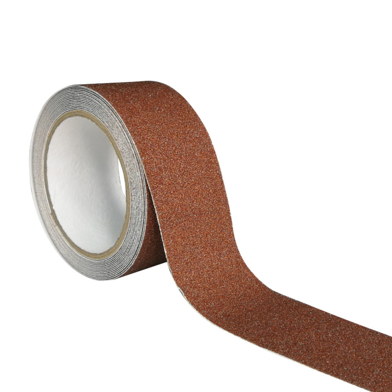 PVC anti-slydimo juostelė su matinės paviršiaus ir deimantų granulėmis; laiptams, laivams ir vidaus/ lauko grindims; storis 0,75 mm; atspari vandeniui.