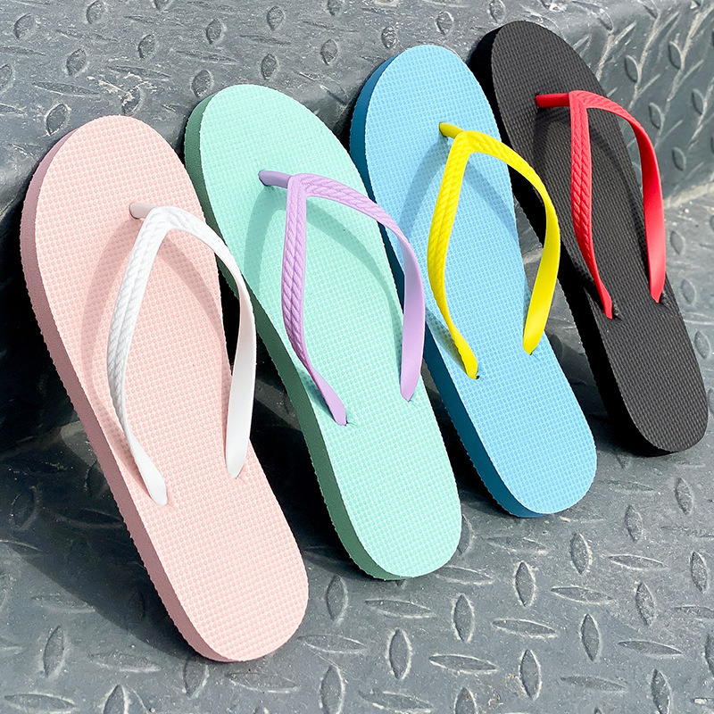 Flip‑flopi ar PVC augšējo daļu, gumijas putas zole, injekcijas veidota zole, zoles biezums 0–3 cm, aizvērums ar pirkstiem