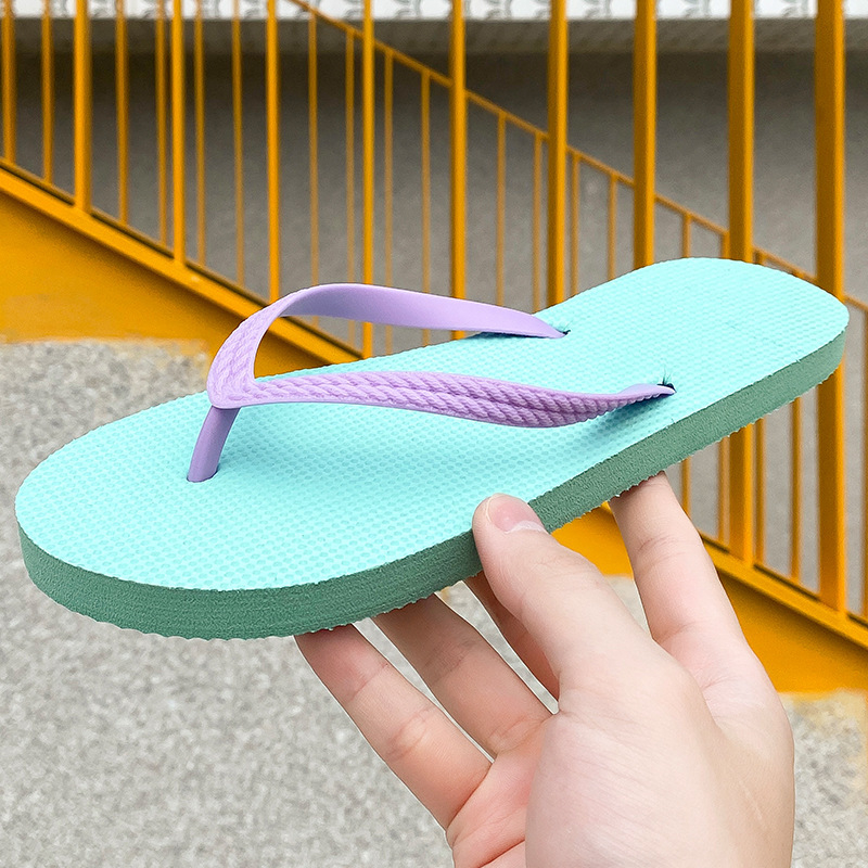 Flip‑flopi ar PVC augšējo daļu, gumijas putas zole, injekcijas veidota zole, zoles biezums 0–3 cm, aizvērums ar pirkstiem