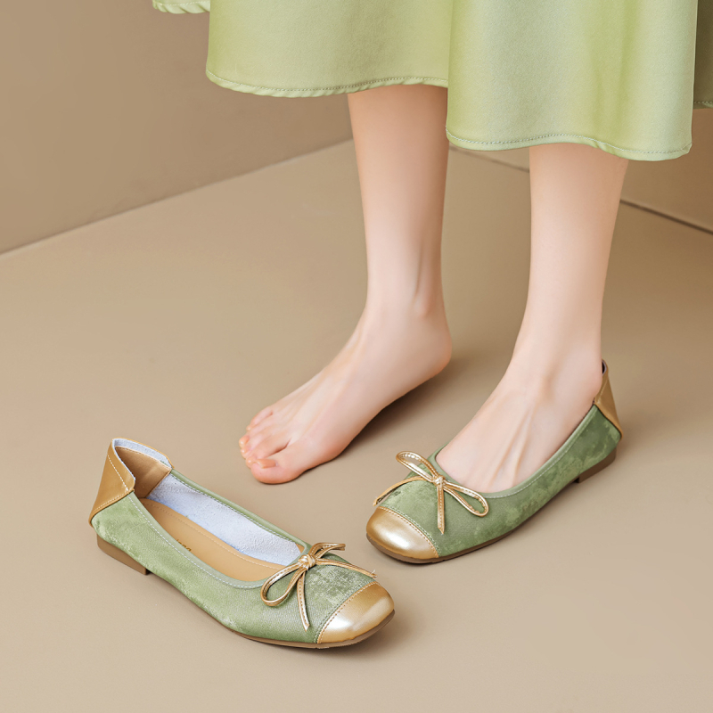 Sieviešu balerīnas ar taisnu purnu; augšdaļa no mikrošķiedras; iekšējā odere PU; zole no gumijas; zems papēdis