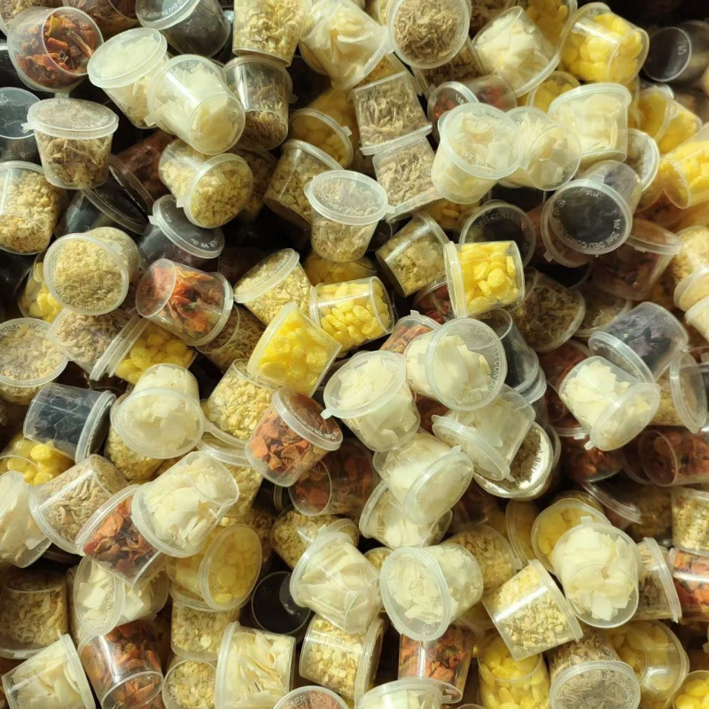 Hernetkarbi toiduk: dehüdrataeritud ja külmkuivatatud, kõrge kaltsiumi sisaldus, kuivatatud kala ja krevett, suhkruvabad kookoshelbed