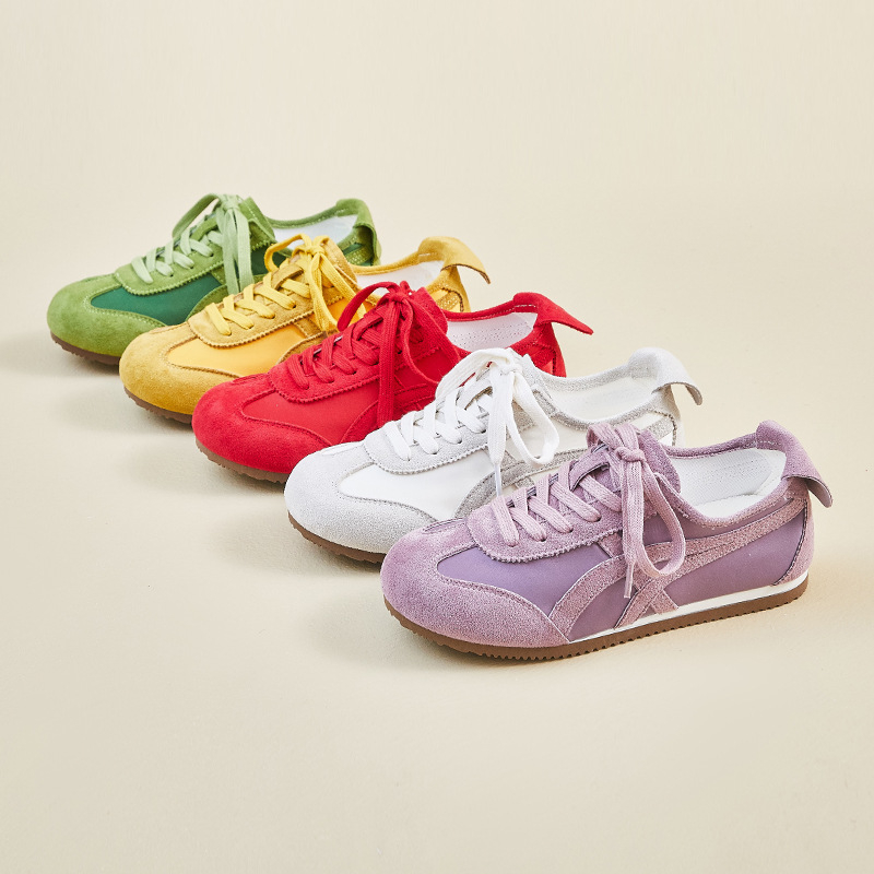 Naiste treeningjalanõud, hingavad, PU ülaosa, kummist talla, ees nööriga sulgumine, kõrgust lisav paks tald.