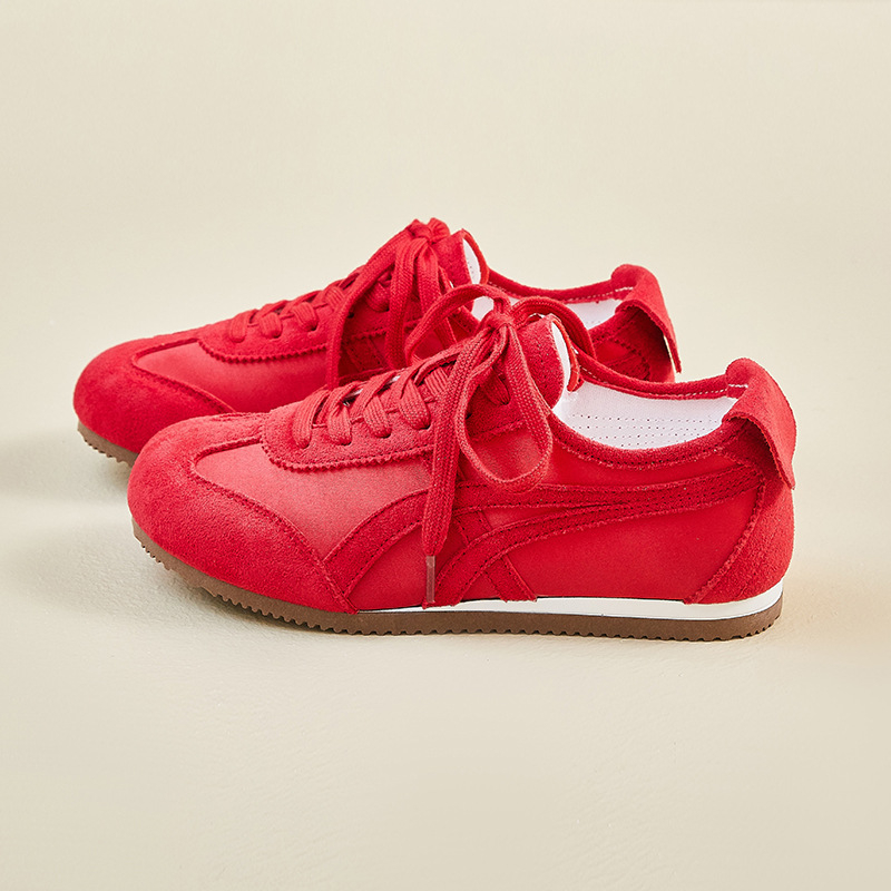 Naiste treeningjalanõud, hingavad, PU ülaosa, kummist talla, ees nööriga sulgumine, kõrgust lisav paks tald.