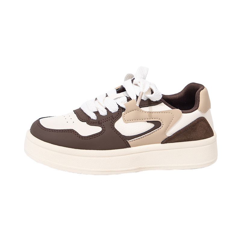 Naistele Warrior sportjalanõud paneeldisainiga, madal profiil, ülaosa sünteetilisest nahast, kummist tald, kinnitamine nööridega