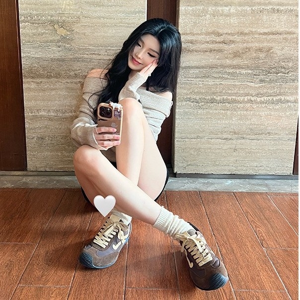 Naiste tossud nahkast ülaosaga hingav, paksu tallaga, nööridega kinnitatud, madal ülaosa, sisetald sealiha nahaga, Forrest Gump stiilis igapäevased tossud, kevad 2025