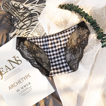 Női fehérnemű leopárdmintával, csipkéből, alacsony derekú, fő anyag Nylon 90%, ágyéktáji bélés 100% pamut