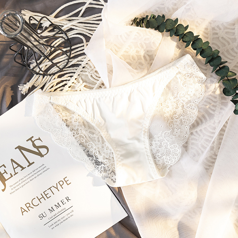 Női fehérnemű leopárdmintával, csipkéből, alacsony derekú, fő anyag Nylon 90%, ágyéktáji bélés 100% pamut