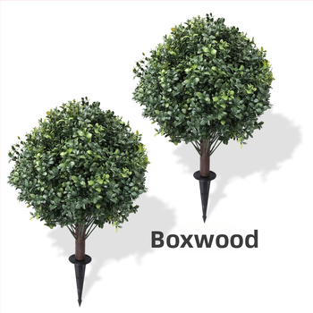 Umjetna zimzelena kuglasta biljka boxwood u posudi, plastika, vanjska dekoracija za vrt