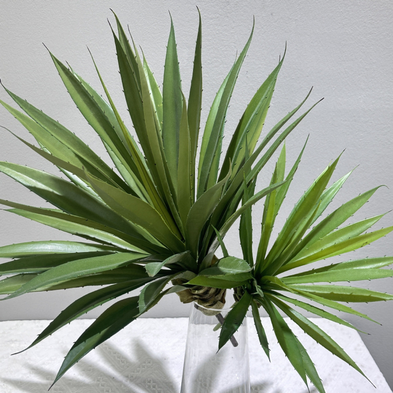 Umjetna gladiola u tegle – vanjska vrtna dekoracija, rekviziti za fotografiju, materijal: plastika, mekano ljepilo