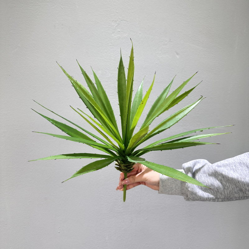 Umjetna gladiola u tegle – vanjska vrtna dekoracija, rekviziti za fotografiju, materijal: plastika, mekano ljepilo